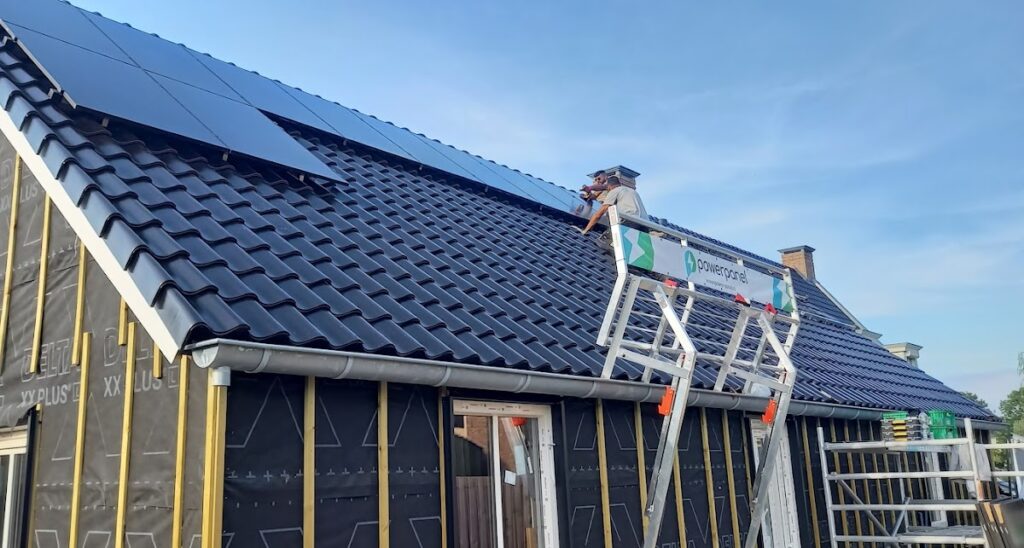 Zonnepanelen laten plaatsen op het dak